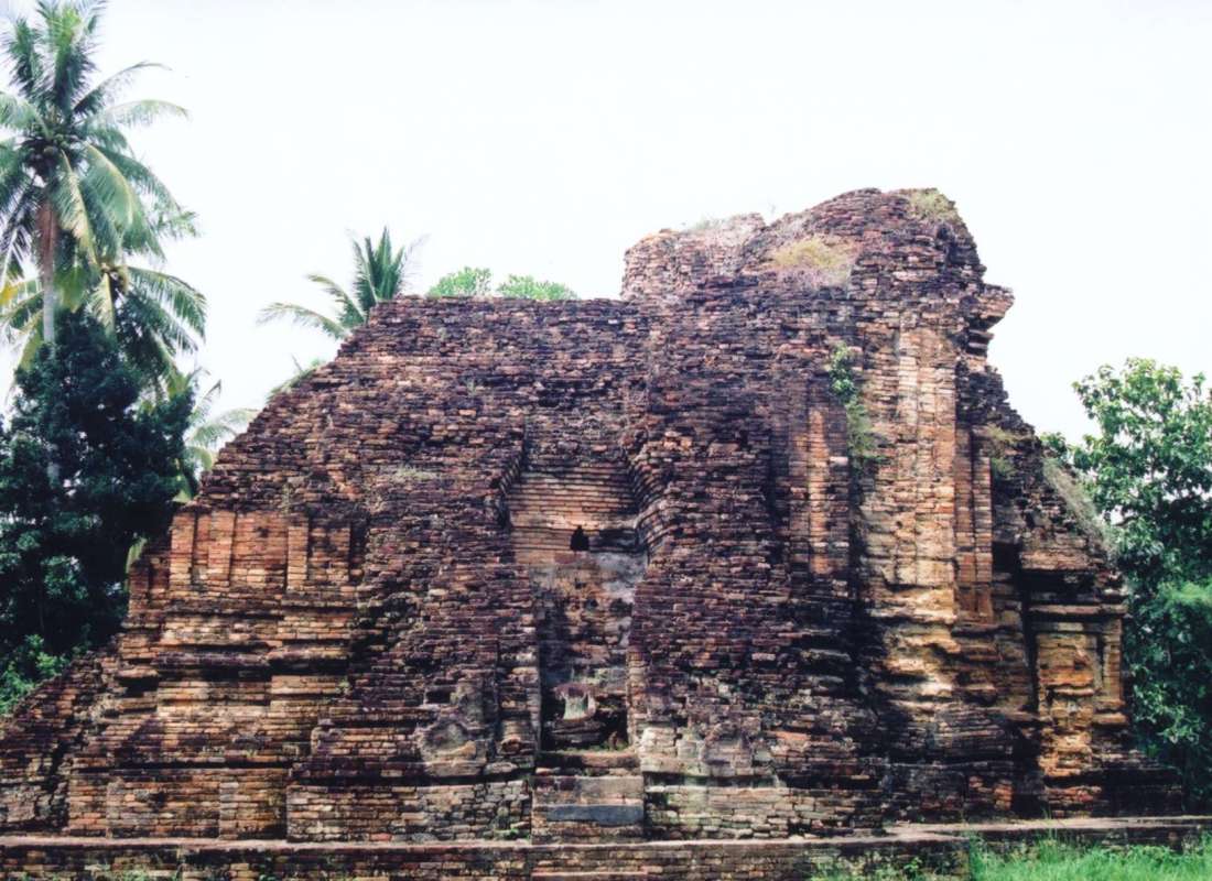 Wat Kaew in Chaiya, dating from Srivijavan times.
